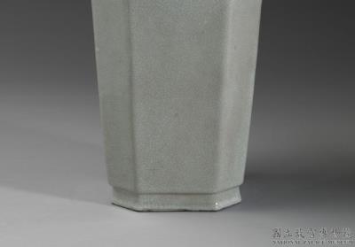 图片[2]-Octagonal vase with green glaze, Qing dynasty, Qianlong reign (1736-1795)-China Archive